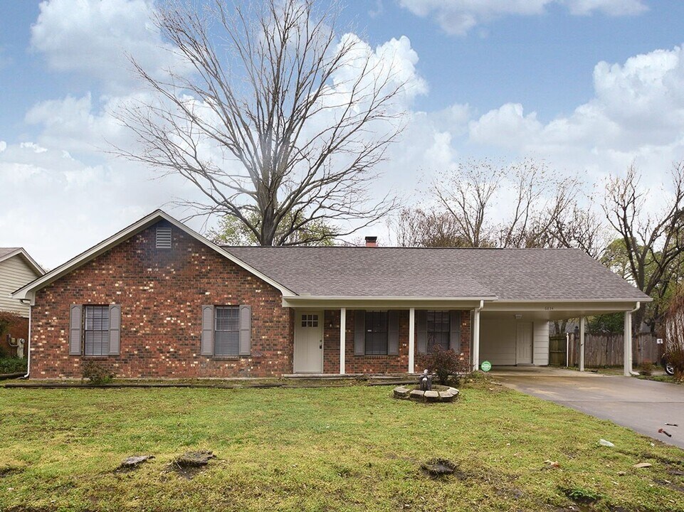 6834 Sycamore Hill Dr in Bartlett, TN - Building Photo