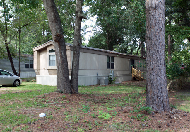 K & M Mobile Home Park in Wilmington, NC - Building Photo - Building Photo