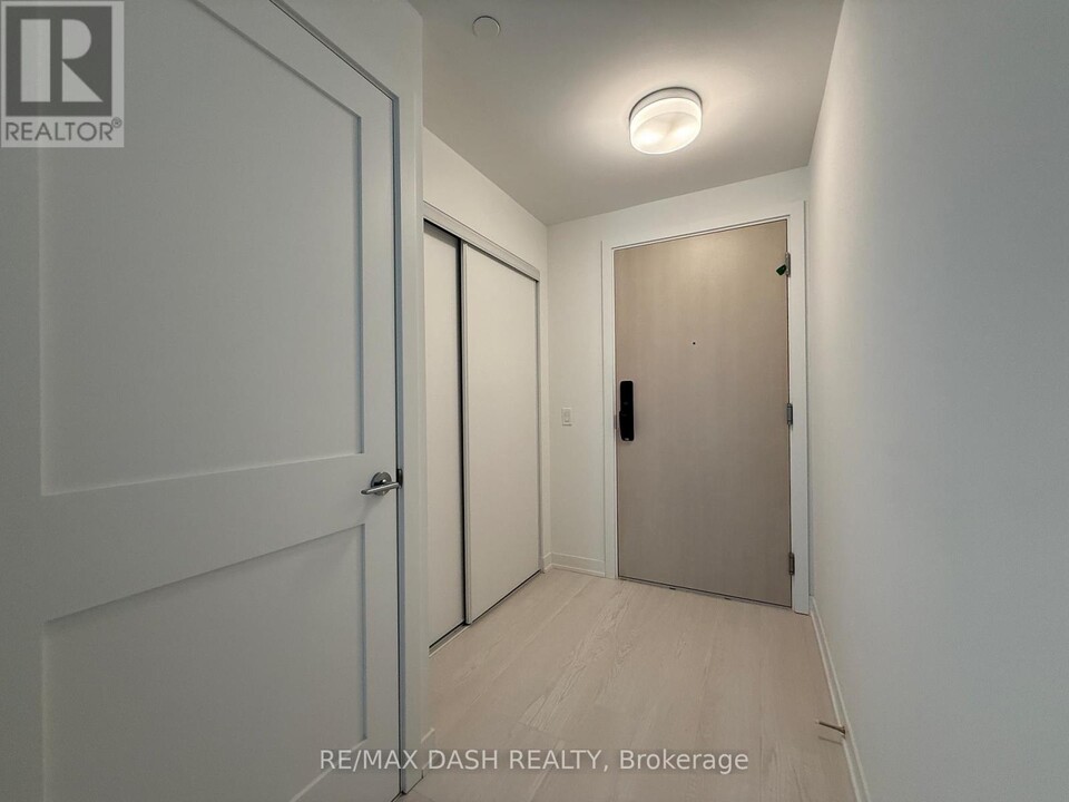 1-401 Hillsdale Ave W in Toronto, ON - Building Photo