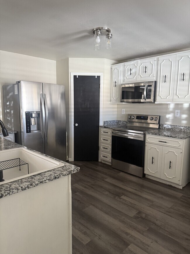 3437 Kirkwall St in El Paso, TX - Building Photo - Building Photo