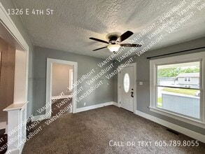 1326 E 4th St in Sioux Falls, SD - Building Photo - Building Photo