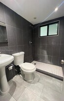 501 NW 30th St in Miami, FL - Building Photo