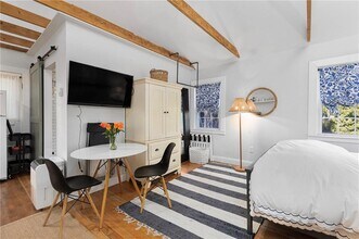 109 Allston Ave in Middletown, RI - Building Photo - Building Photo