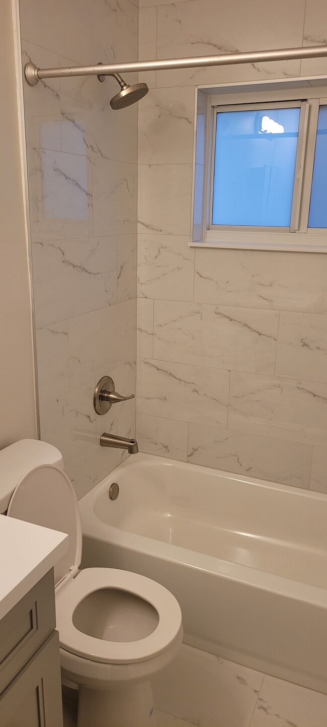 3360 NE 16th Ave in Oakland Park, FL - Building Photo - Building Photo