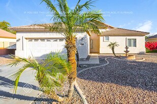 6342 W Cambridge Ave in Phoenix, AZ - Building Photo