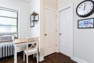 2537 N Seminary Ave, Unit 3 in Chicago, IL - Foto de edificio - Building Photo