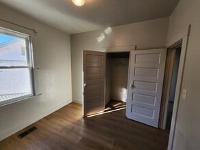 555 Wallis Ave in Gustine, CA - Building Photo - Building Photo