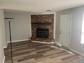 317 Chateau Dr SW in Huntsville, AL - Building Photo - Building Photo