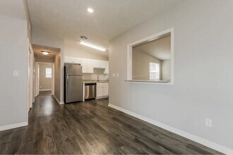 813 E River Dr in Tampa, FL - Building Photo - Building Photo
