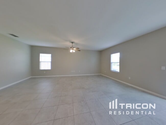 2996 Neverland Dr in New Smyrna Beach, FL - Building Photo - Building Photo