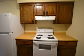 Warsaw Apartments in Warsaw, MO - Building Photo - Interior Photo