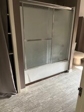 725 W 3rd St in Dubuque, IA - Foto de edificio - Building Photo