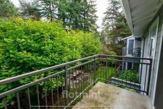 12636 100th Ln NE in Kirkland, WA - Building Photo - Building Photo