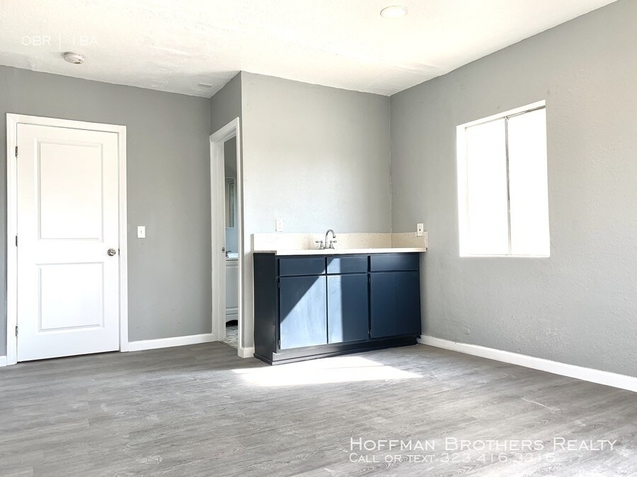 1403 E 23rd St-Unit -D in Los Angeles, CA - Building Photo