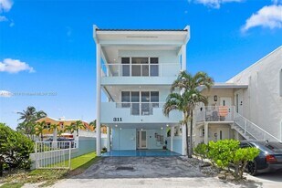 311 N Surf Rd in Hollywood, FL - Building Photo