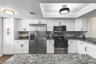 12621 Kelly Sands Way in Ft. Myers, FL - Building Photo - Building Photo