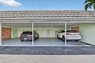 324 Orange Tree Dr in Atlantis, FL - Building Photo