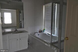 344 Hart Mews in Gaithersburg, MD - Building Photo