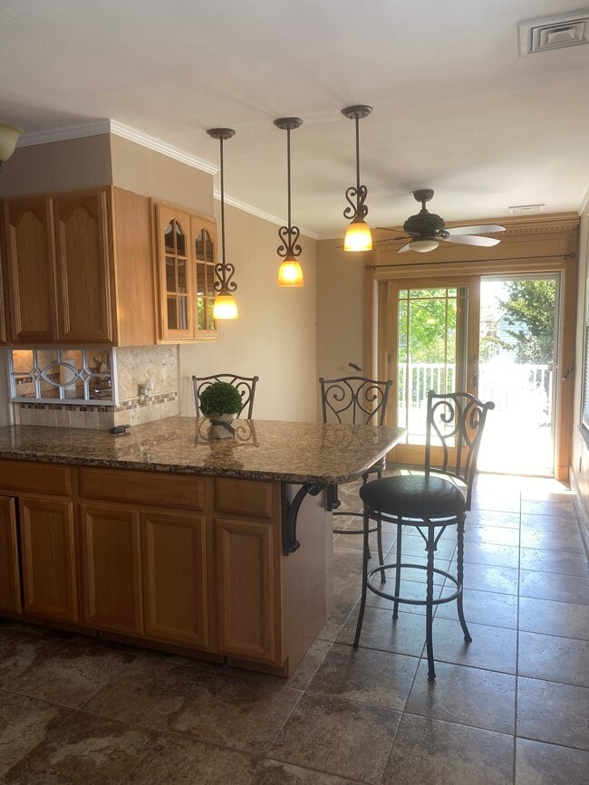 572-2 New Jersey Ave, Unit 2nd floor unit