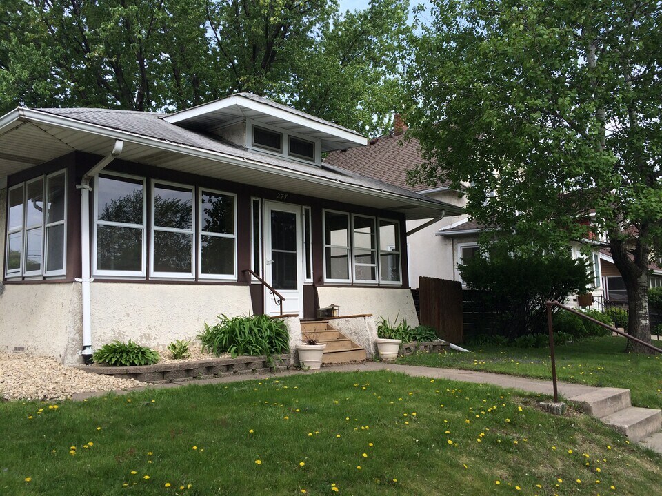 277 Brimhall St in St. Paul, MN - Building Photo