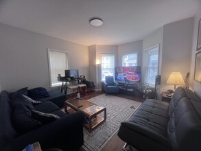 726 E 2nd St, Unit 1 in Boston, MA - Building Photo - Building Photo