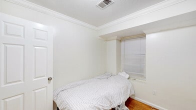 712 Shawmut Ave, Unit 1 (1R) in Boston, MA - Foto de edificio - Building Photo