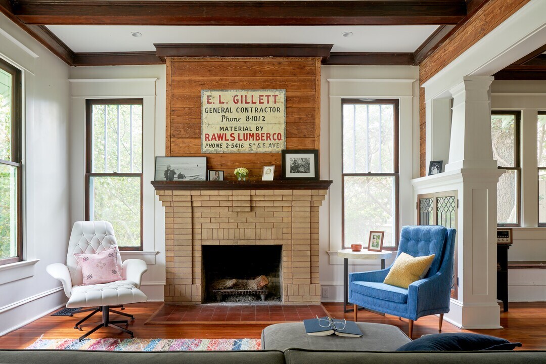 142 W 9th St in Austin, TX - Building Photo
