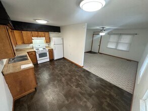 3028 Meadowview Dr in Parkersburg, WV - Building Photo - Building Photo