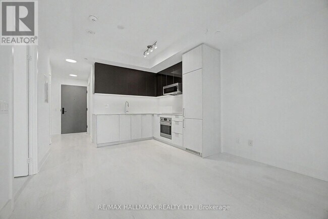 308 Jarvis St in Toronto, ON - Building Photo - Building Photo