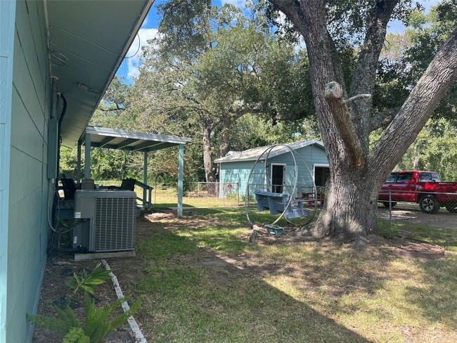 28896 Waller Gladish Rd in Waller, TX - Building Photo - Building Photo