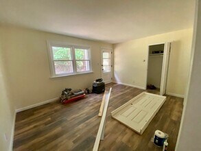 244 Woodlawn Cir in East Hartford, CT - Building Photo - Building Photo