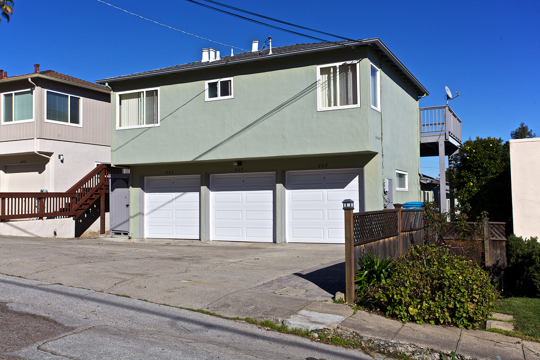 885 Laurel Ave in Belmont, CA - Building Photo