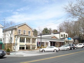 19 Bridge St in Stockton, NJ - Building Photo