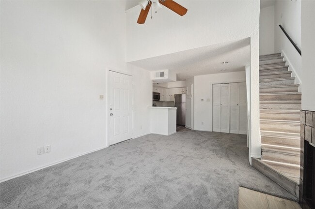 9811 Walnut St, Unit F206 in Dallas, TX - Building Photo - Building Photo