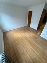 905-909 Christian St in Philadelphia, PA - Building Photo