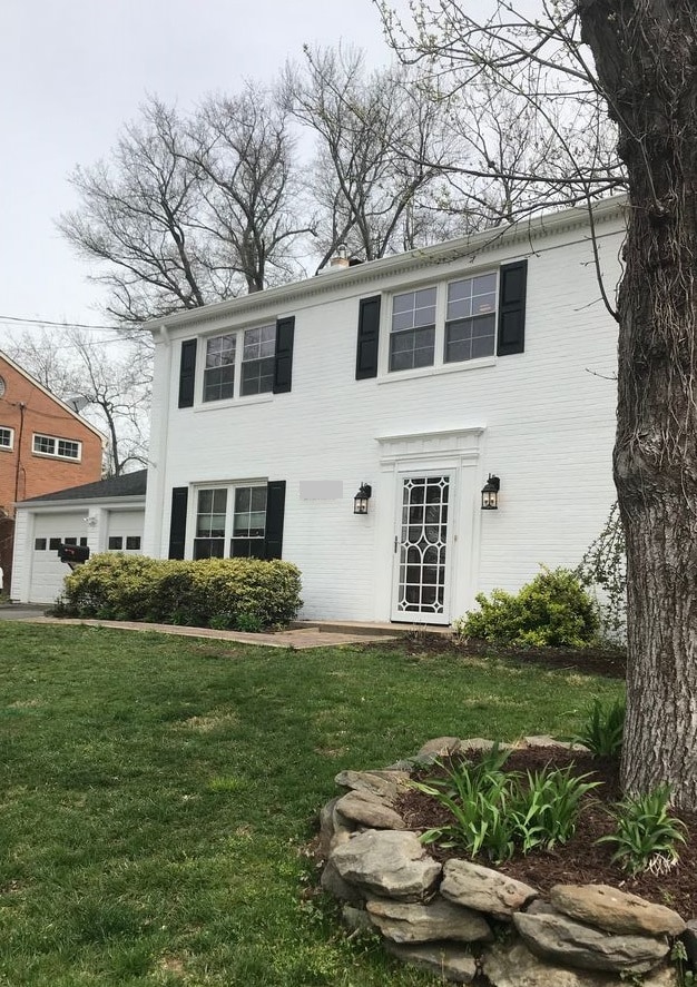 1803 Great Falls St in McLean, VA - Foto de edificio - Building Photo