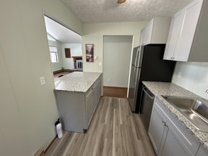 802 Placer Ct in Hawley, PA - Building Photo - Building Photo