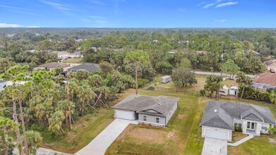 2391 Yankee Terrace in North Port, FL - Building Photo - Building Photo