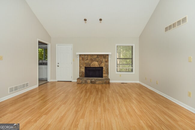 3822 Nowlin Rd in Kennesaw, GA - Building Photo - Building Photo