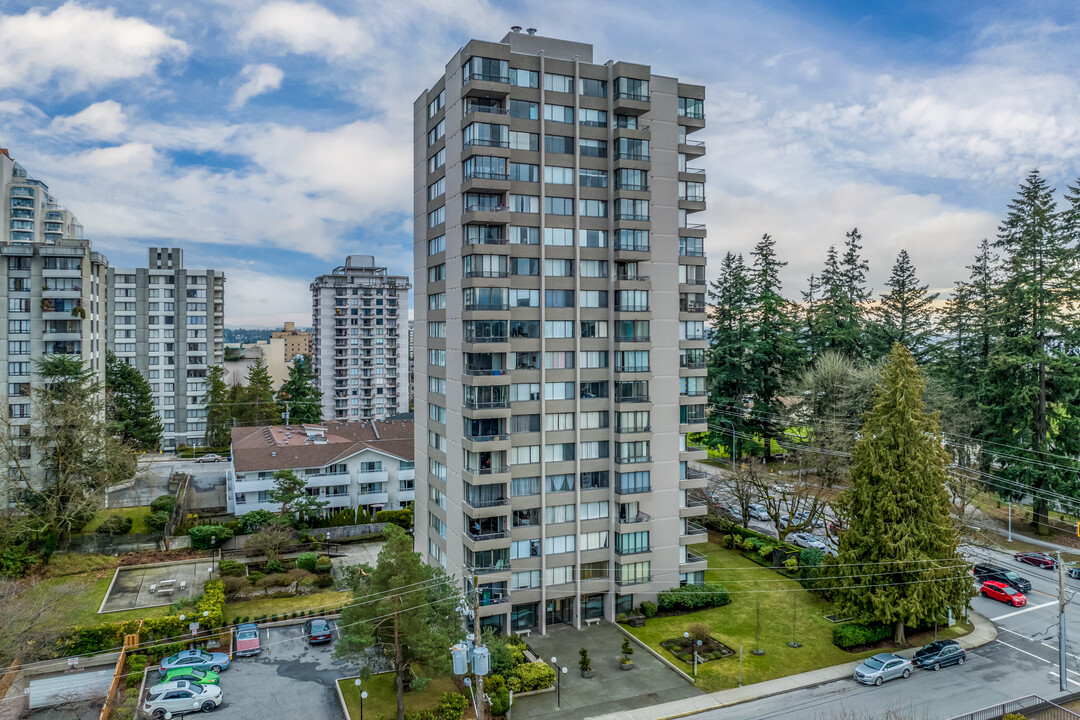 the Statesman in New Westminster, BC - Building Photo