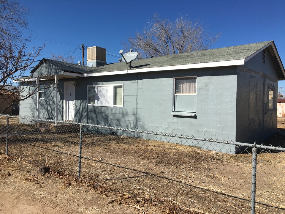 601 Virginia Ave in Alamogordo, NM - Foto de edificio