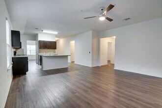 403 Pentire Way in Hutto, TX - Building Photo - Building Photo