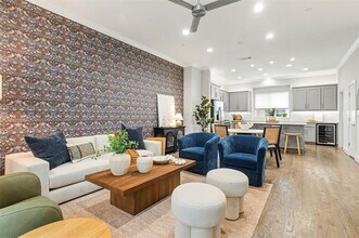 4906 Live Oak St in Dallas, TX - Building Photo - Building Photo