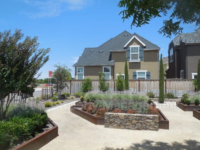 1209 Lavande Dr in Roseville, CA - Building Photo - Building Photo
