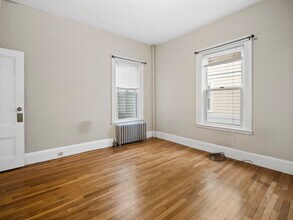 44 Cameron Ave, Unit 1 in Somerville, MA - Building Photo - Building Photo