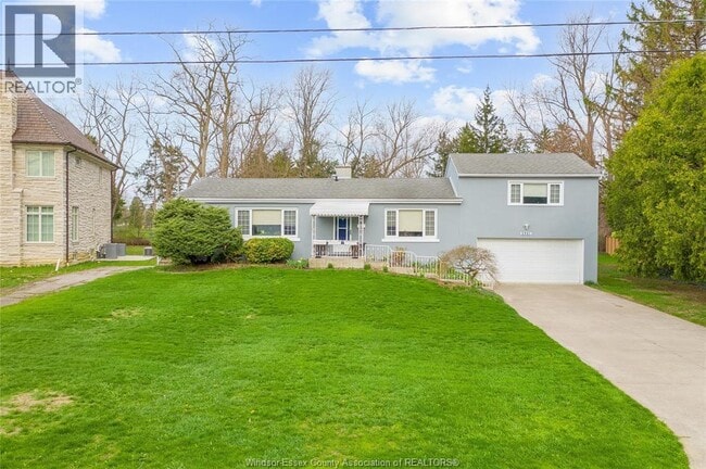 property at 3985 Roseland Dr E