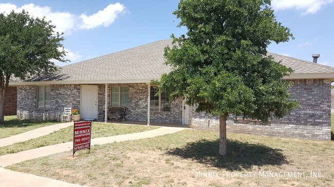 3208 111th St in Lubbock, TX - Building Photo - Building Photo