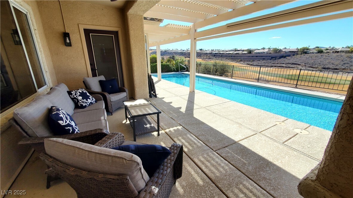 2106 Dipinto Ave in Henderson, NV - Building Photo