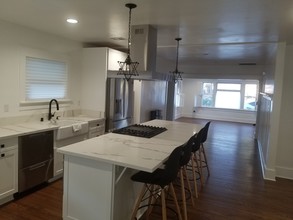 4436 Kingswell Ave in Los Angeles, CA - Building Photo - Building Photo