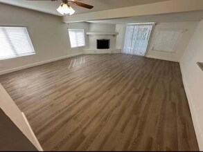 6557 N 10th Ave in Phoenix, AZ - Foto de edificio - Building Photo